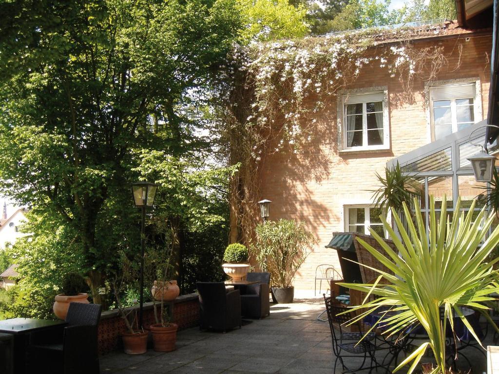 Hotel B&B Bredl In Der Villa Ballestrem Straubing Room photo